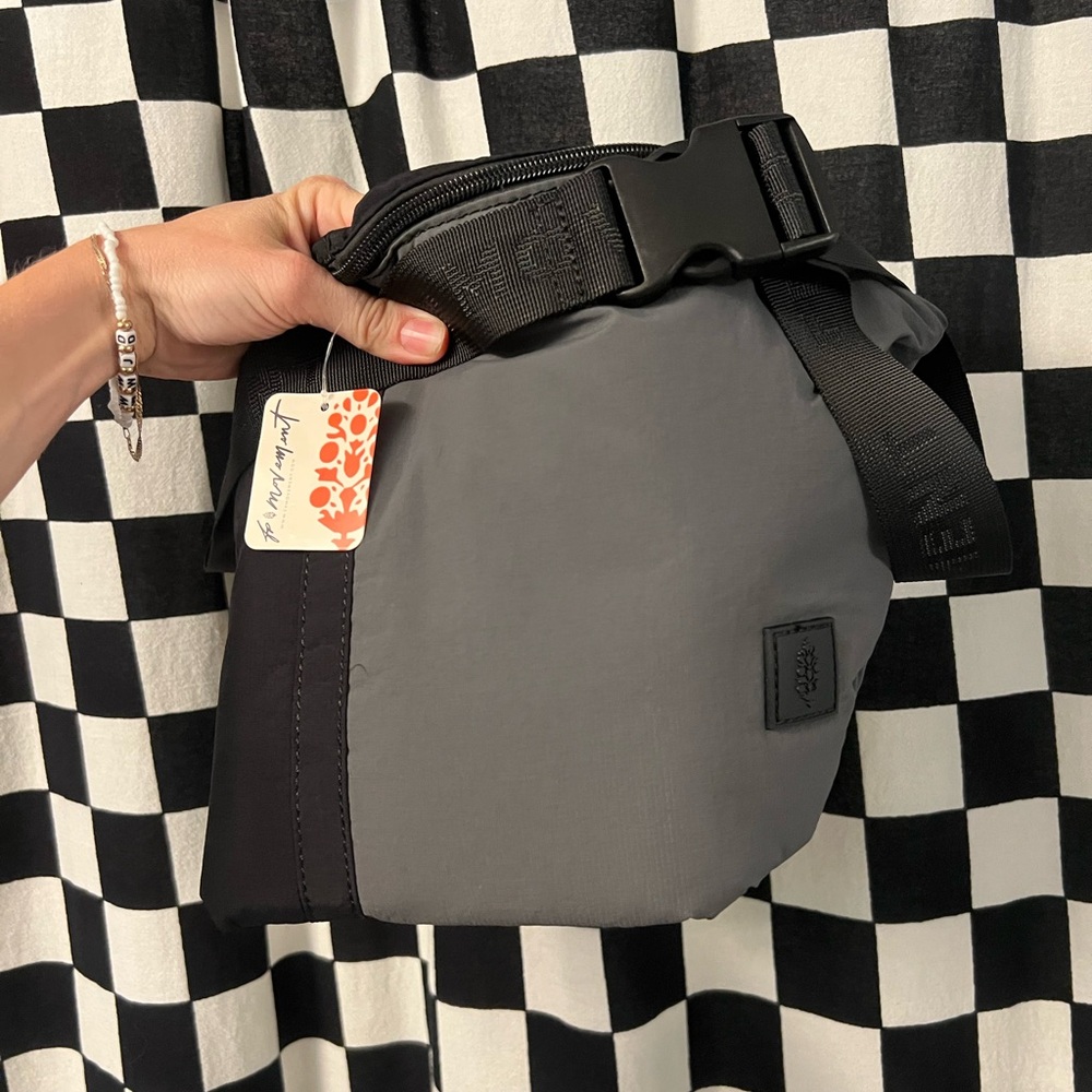 NWT Free People The Narrows Sling Bag - Picture 8 of 10